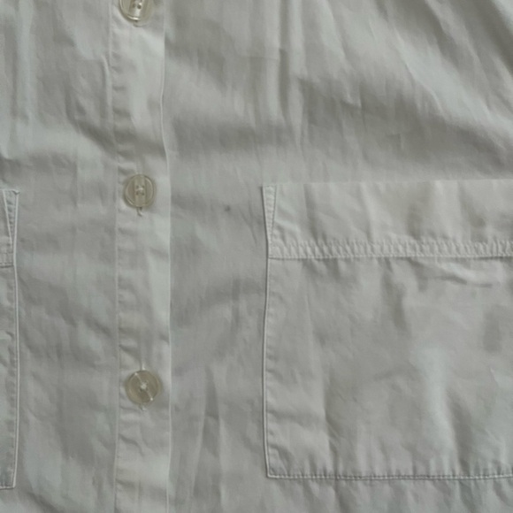 Talbots 100% cotton white two-pocket button down shirt - Picture 3 of 8